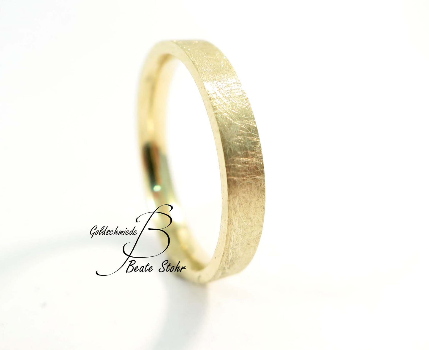 schlichter Trauring in 333/- Gelbgold 3 mm breit eismatt