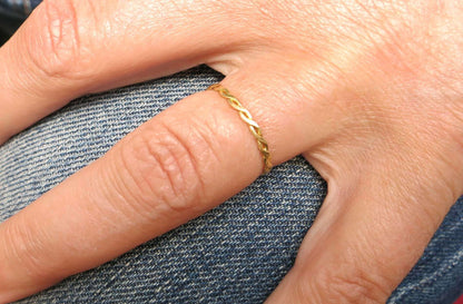Gekordelter Gold Handarbeit Ring | Traumschmuckwerkstatt Shop
