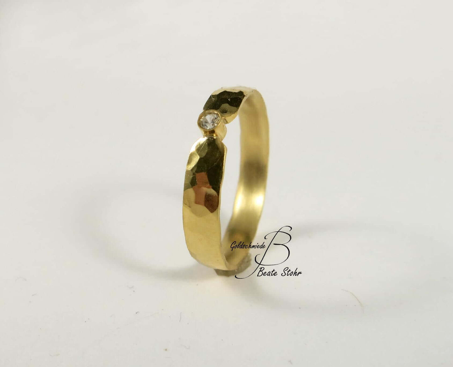 goldener Verlobungsring Diamant