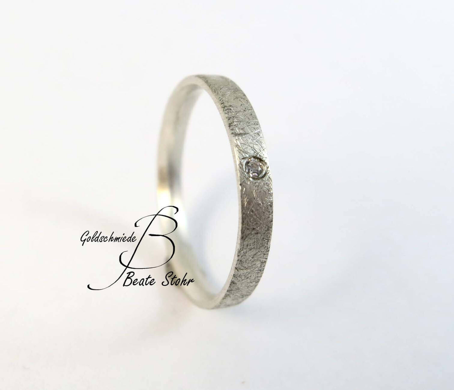 ring-schlicht-silber-diamant-1