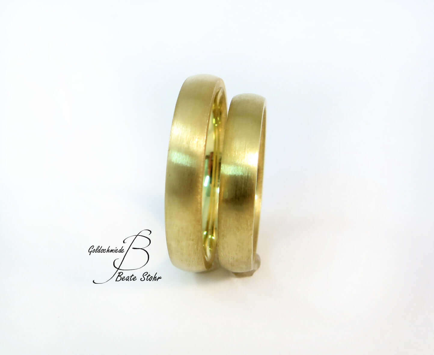 Trauringe halbrund Gold schlicht