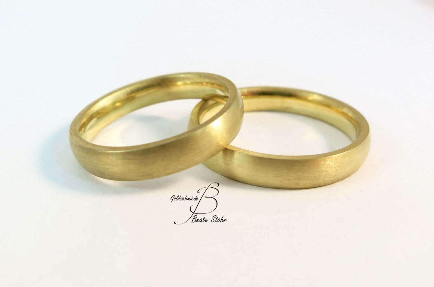 Trauringe halbrund Gold schlicht