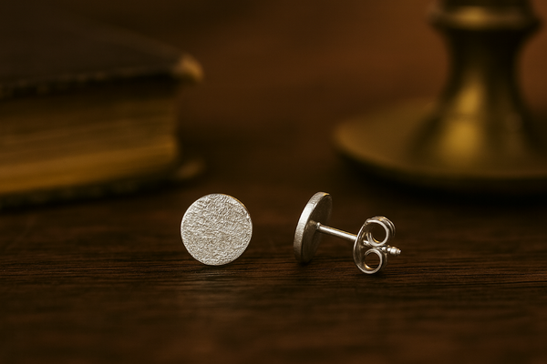 Ohrring Verschluss lockert sich? Ursachen & Lösungen