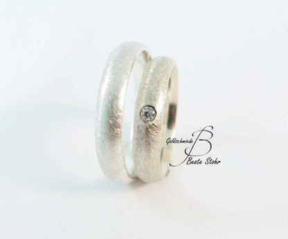 Eheringe halbrund 4mm eismatt Diamant
