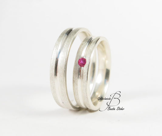Trauringe mit Rubin Silber Handarbeit