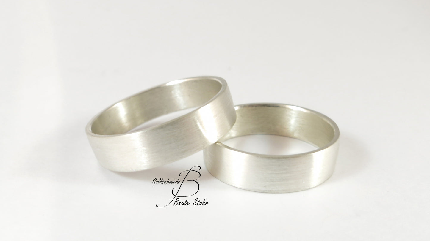 Trauringe Silber strichmatt