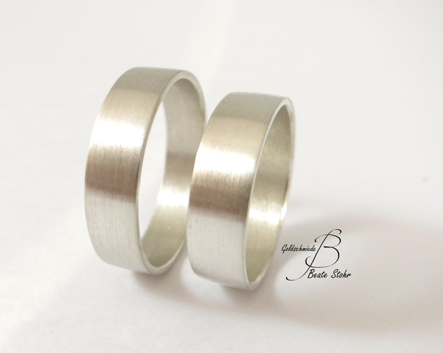 Trauringe Silber strichmatt