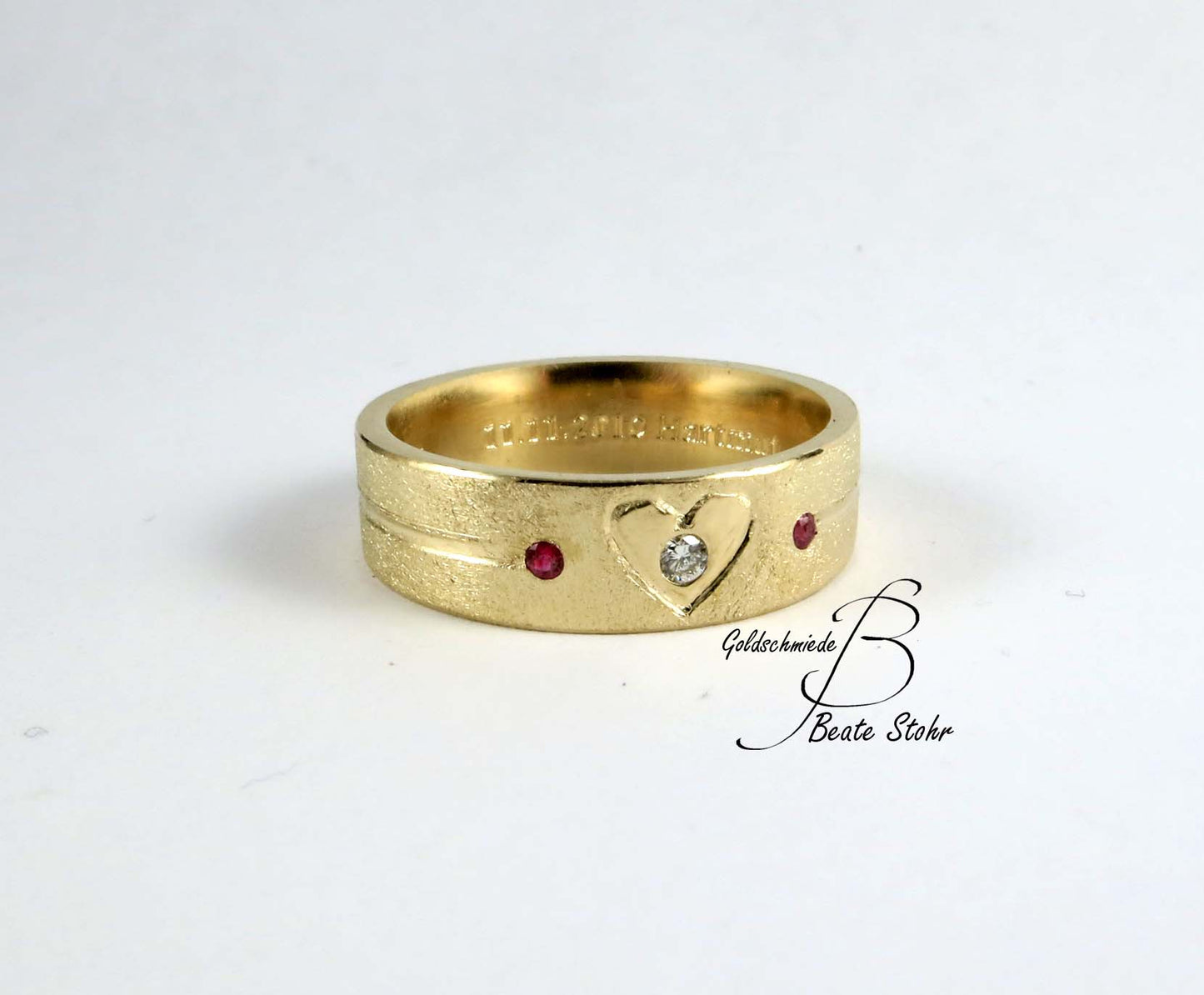 Trauring mit Herz Diamant & Rubin Gold