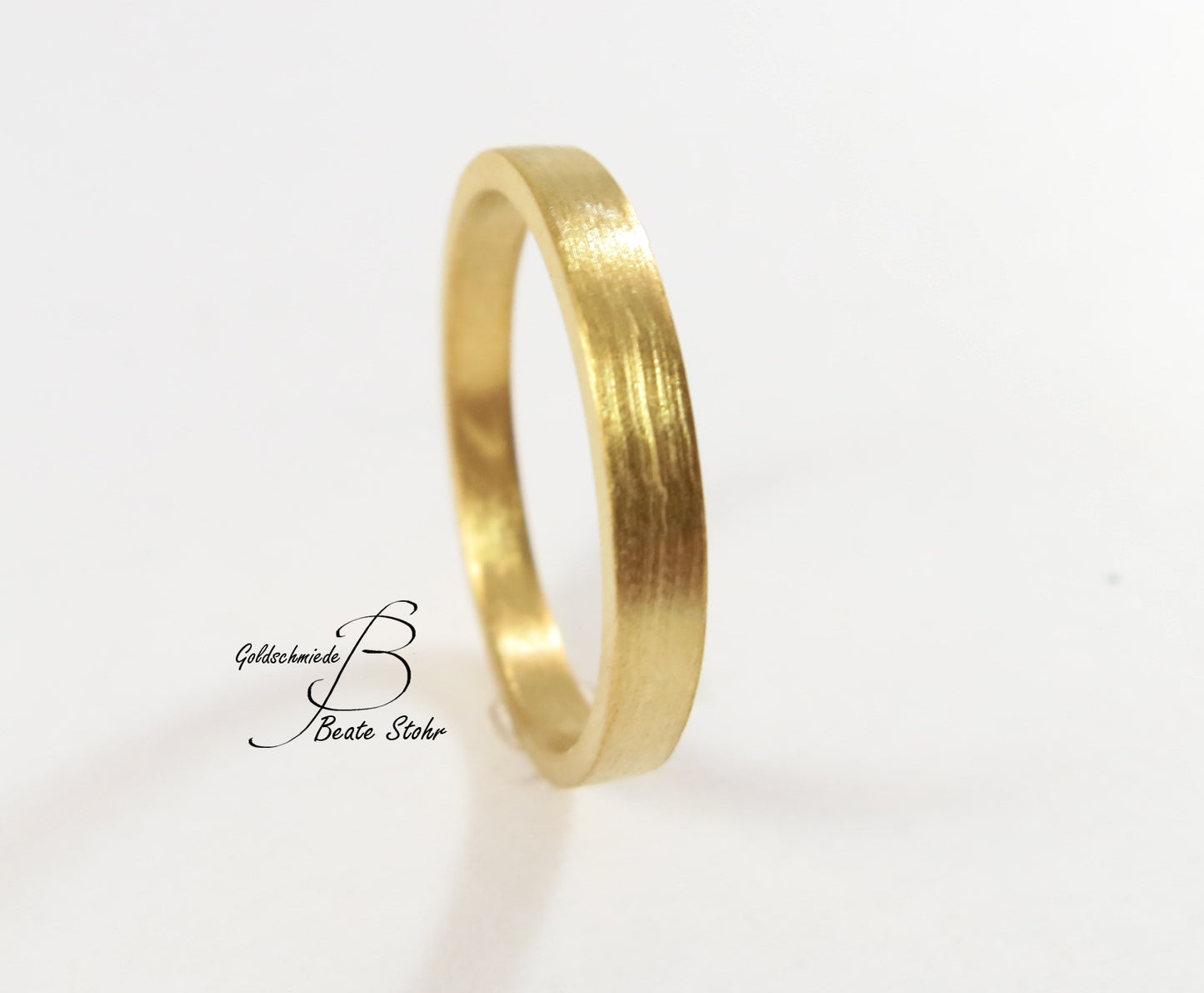 schlichter Trauring in 585/- Gelbgold