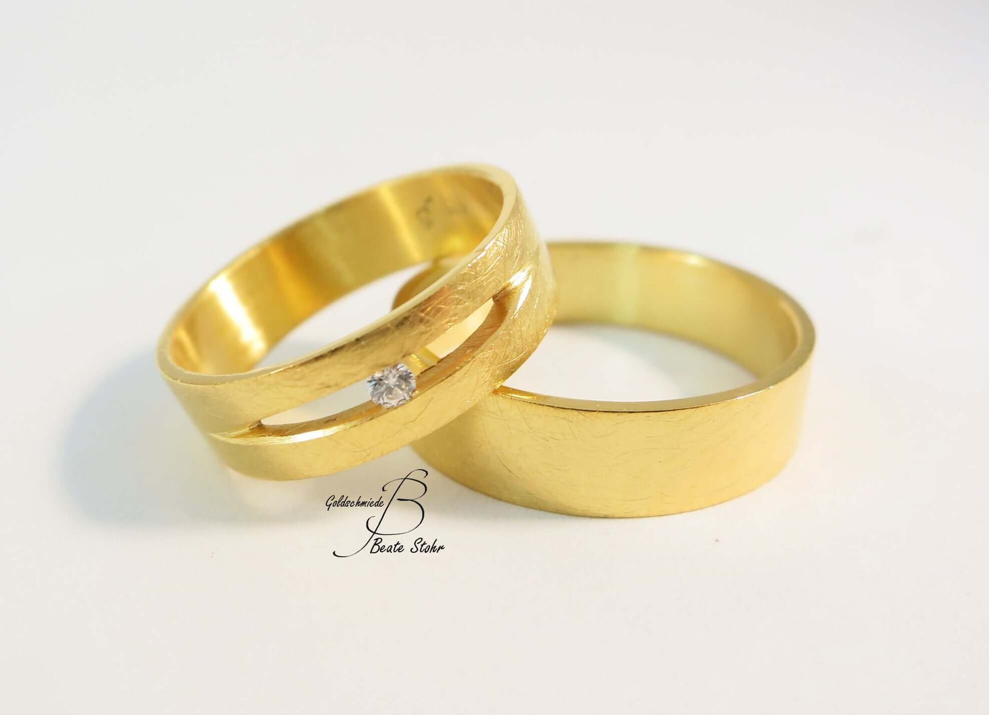 Diamantring Aus Gelbgold | Gelber Ring | Traumschmuckwerkstatt Shop